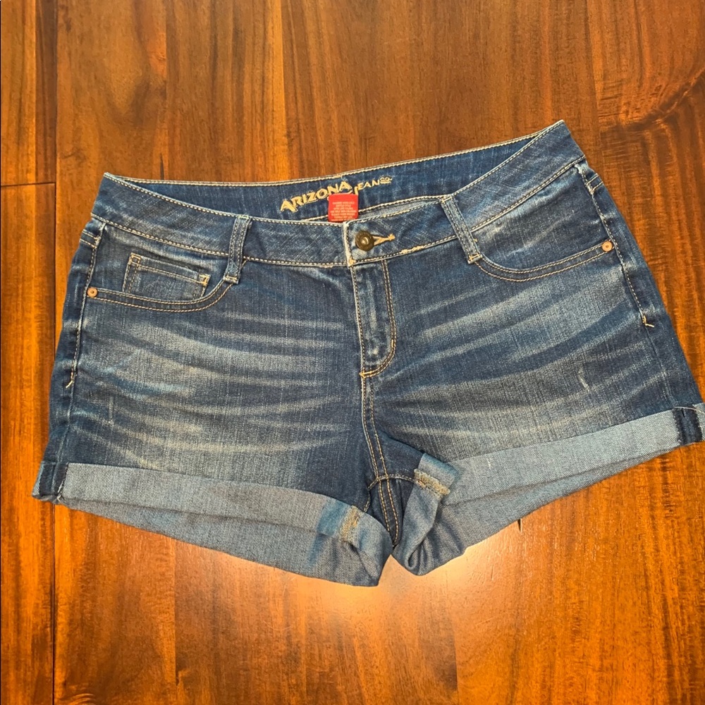 ๐ด Arizona denim shorts... very cute - Picture 1 of 6